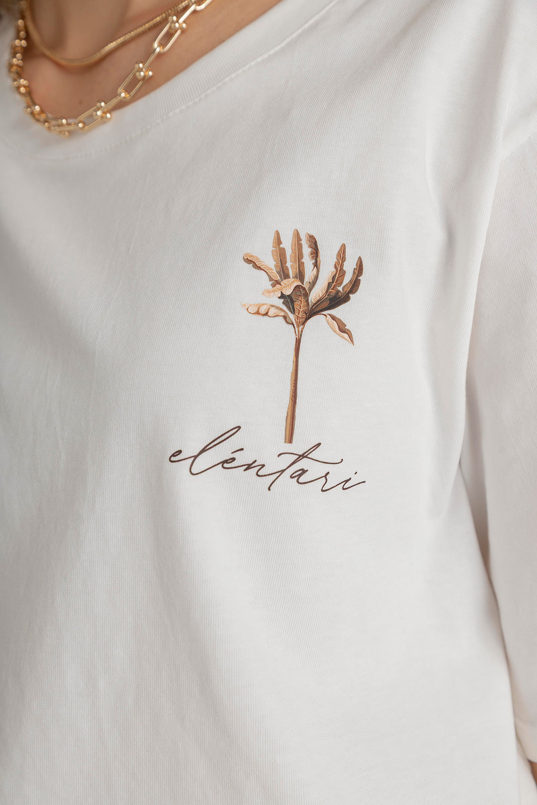 camiseta color marfil estampada para mujer 
